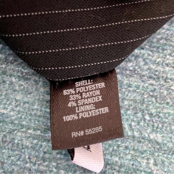 Express Black Pinstripe Pencil Skirt.  Size 2. Fully lined, 2 belt loop sizes. - Picture 9 of 9